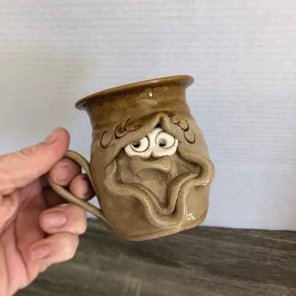 Vtg Pretty Ugly Pottery Wales Mug - Picture 6 of 9